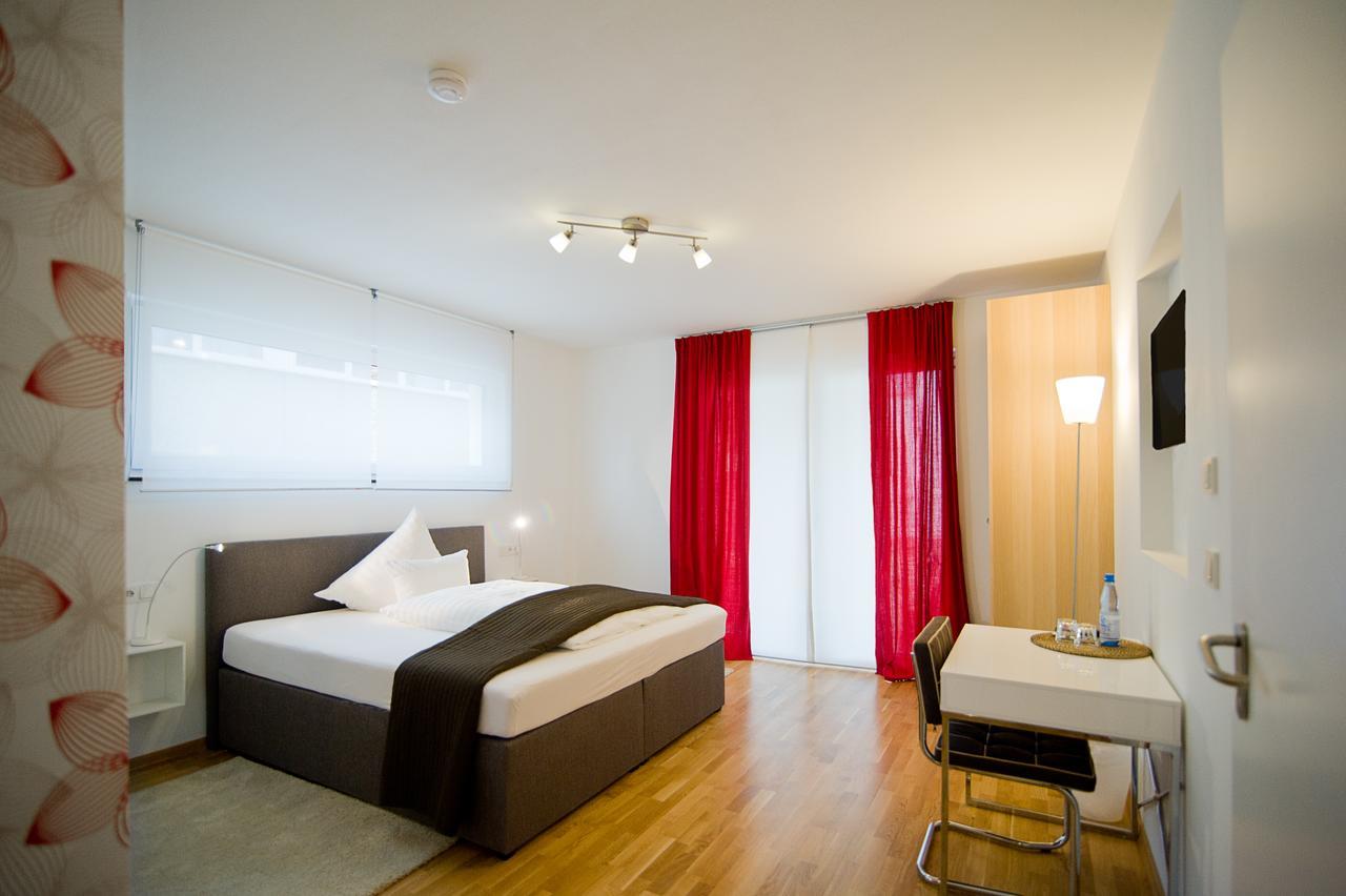 Hotel Apartment Am Arbach Eningen unter Achalm Oda fotoğraf