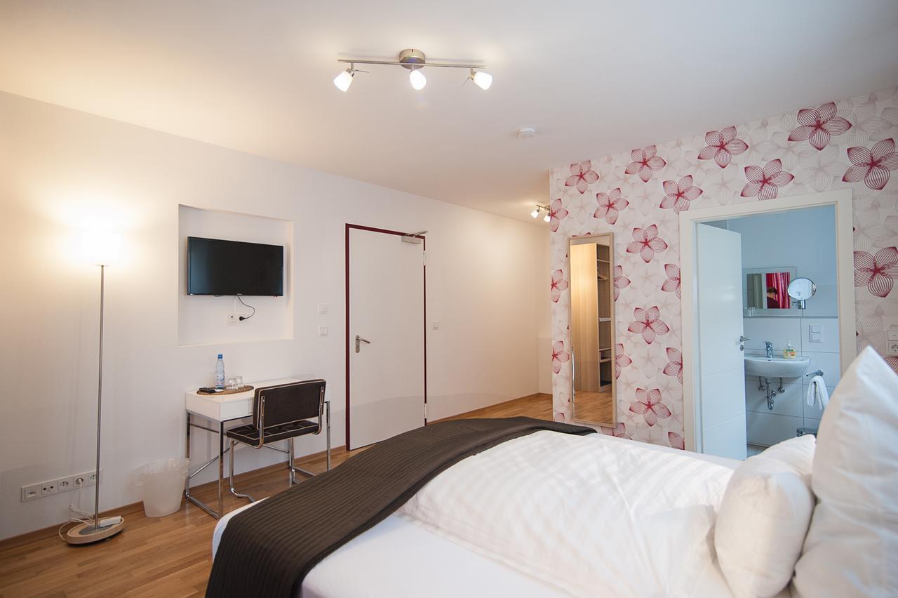 Hotel Apartment Am Arbach Eningen unter Achalm Oda fotoğraf