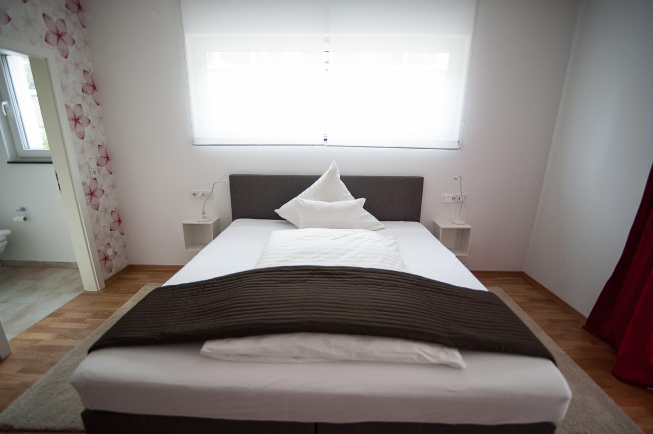 Hotel Apartment Am Arbach Eningen unter Achalm Oda fotoğraf